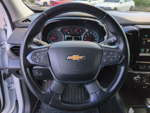 Used 2019 Chevrolet Traverse LT image 17