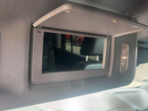 Used 2020 Chevrolet Suburban LT RWD image 27
