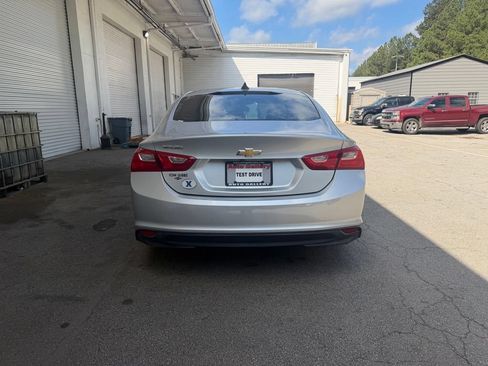 Used 2017 Chevrolet Malibu LS FWD image 5