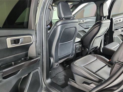 Used 2020 Ford Explorer XLT w/ Equipment Group 202A image 19