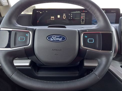 Used 2025 Ford Expedition Active AWD/4WD image 20