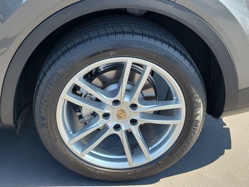 Used 2020 Porsche Cayenne AWD/4WD image 33