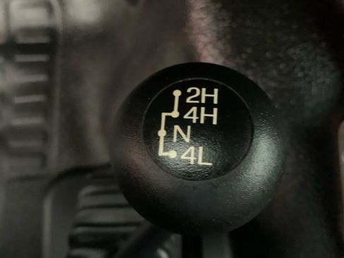 Used 2011 Ford F550 4x4 Regular Cab Super Duty w/ Payload Upgrade Pkg image 17