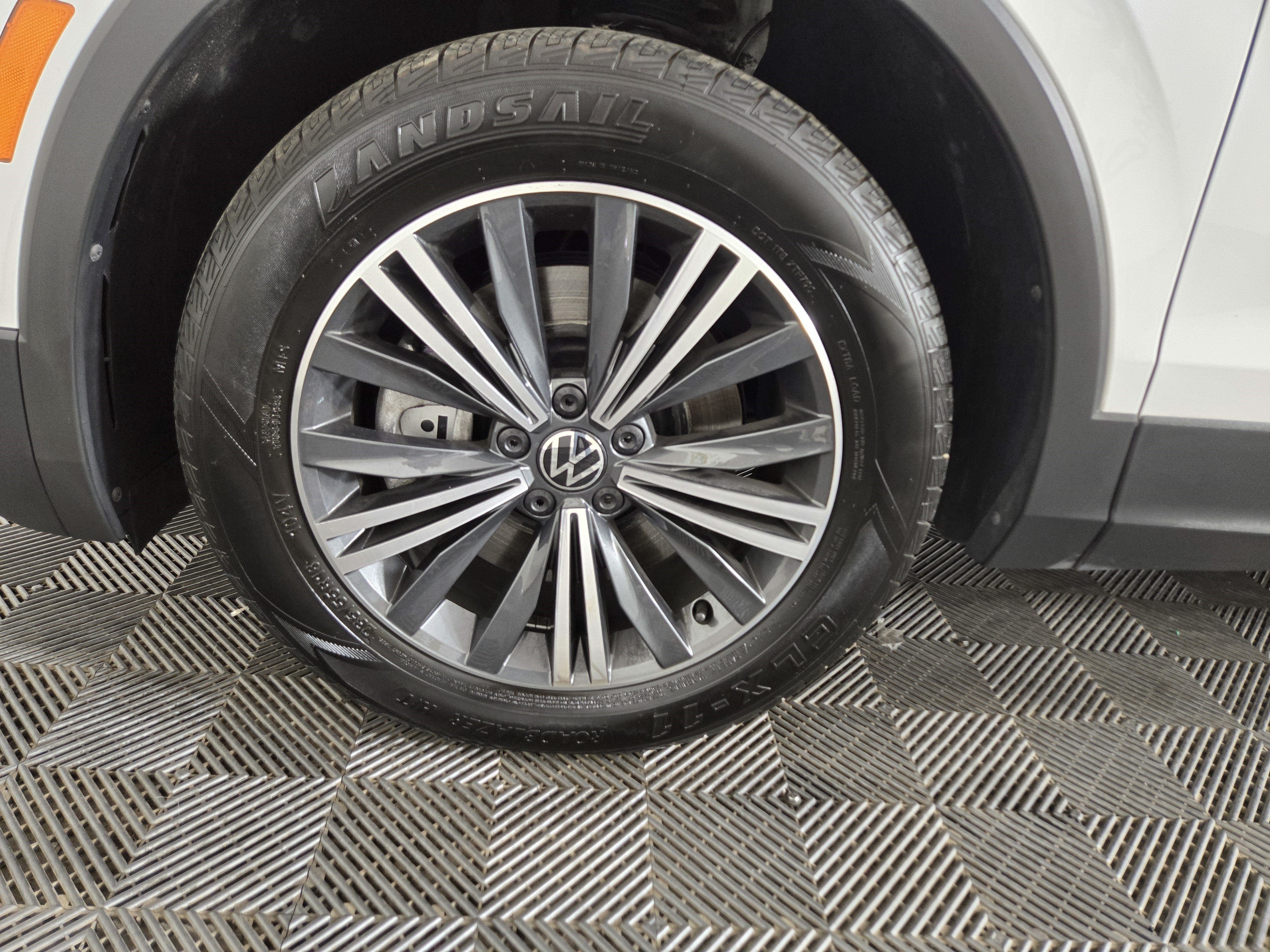 Used 2024 Volkswagen Tiguan Wolfsburg Edition FWD image 33