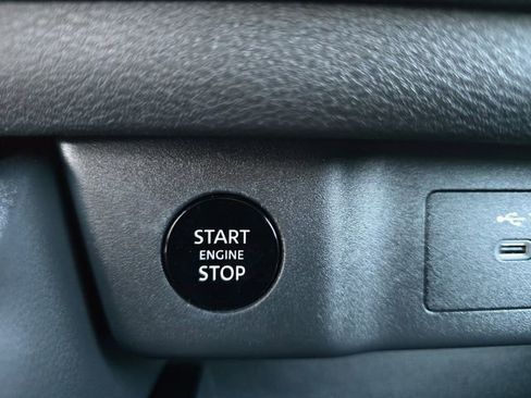 Used 2024 Nissan Rogue SV image 30