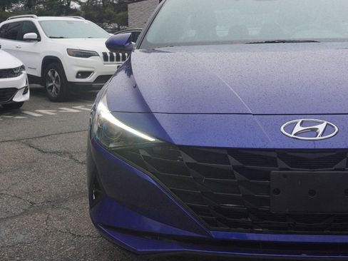 Used 2023 Hyundai Elantra SEL image 11