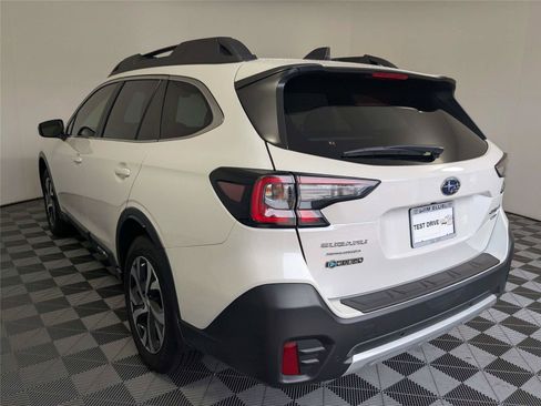 Used 2022 Subaru Outback Limited AWD/4WD image 8