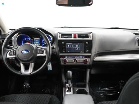 Used 2017 Subaru Outback 2.5i Premium AWD/4WD image 16