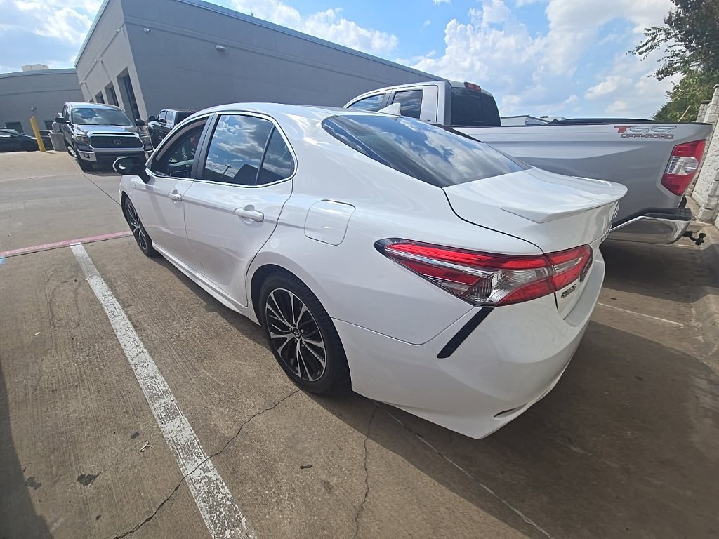 Used 2019 Toyota Camry SE FWD image 12