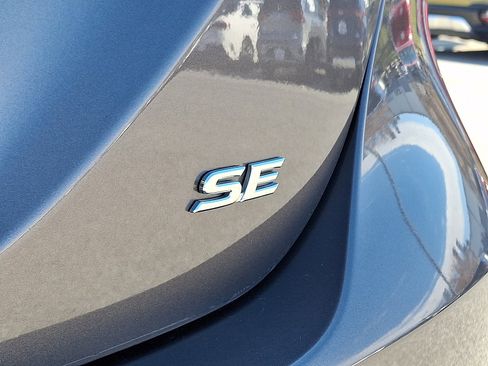 Used 2020 Toyota Camry SE image 29