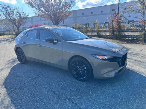 Used 2024 MAZDA MAZDA3 s image 12