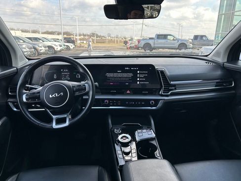Used 2023 Kia Sportage EX image 9