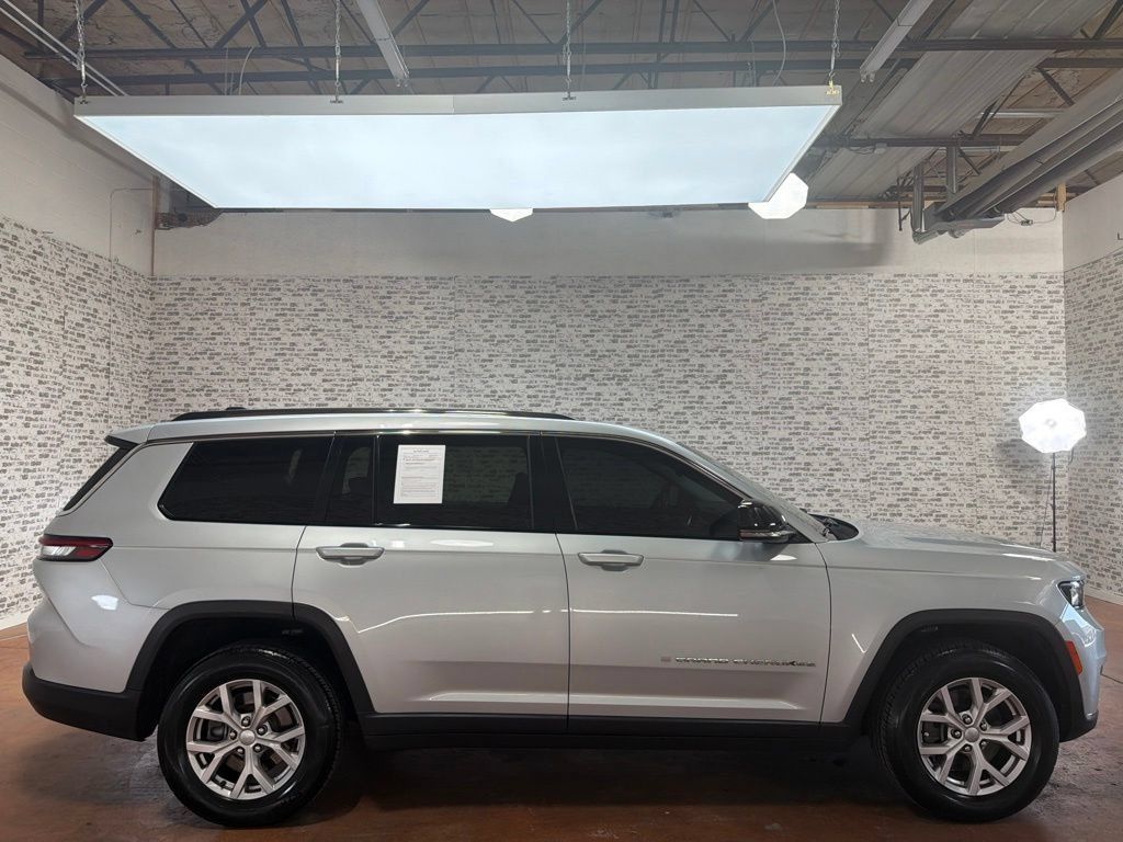 Used 2021 Jeep Grand Cherokee L Limited AWD/4WD image 8