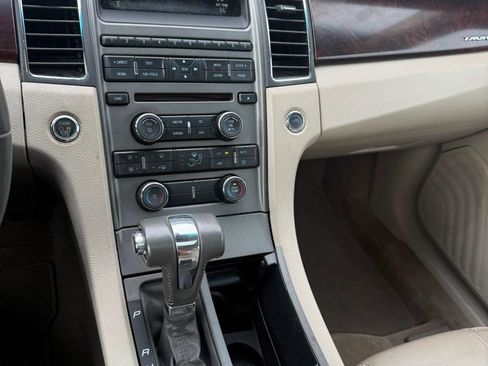 Used 2012 Ford Taurus SEL FWD image 16