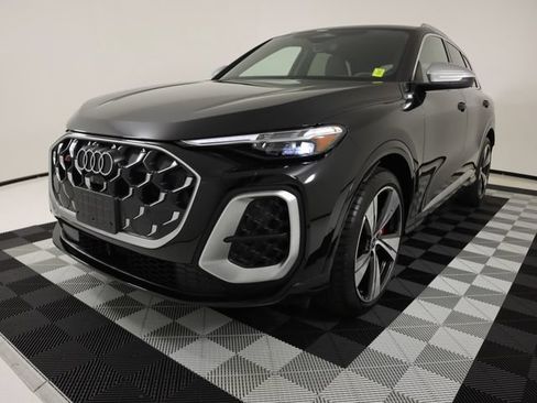 Used 2025 Audi SQ5 Prestige w/ Prestige Package AWD/4WD image 1