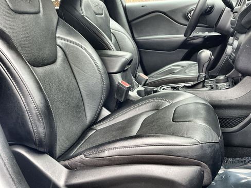 Used 2023 Jeep Cherokee Altitude Lux image 17