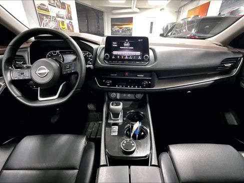 Used 2023 Nissan Rogue SV w/ SV Premium B Package image 21