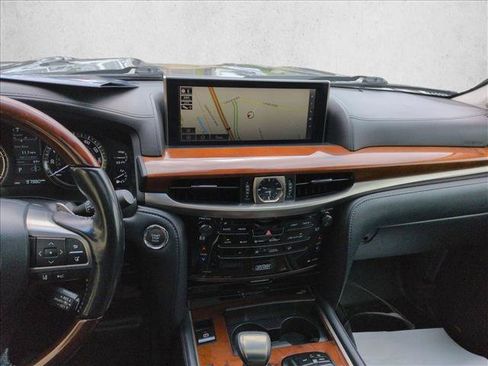 Used 2018 Lexus LX 570 4WD w/ Luxury Package image 15
