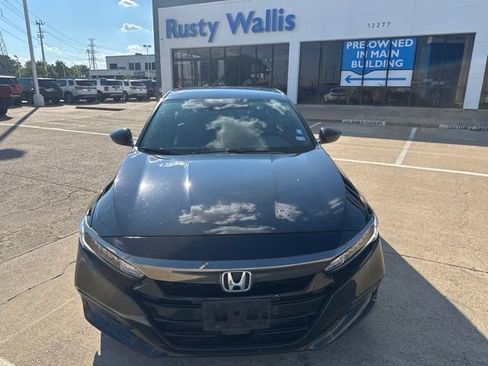 Used 2018 Honda Accord Sport image 5