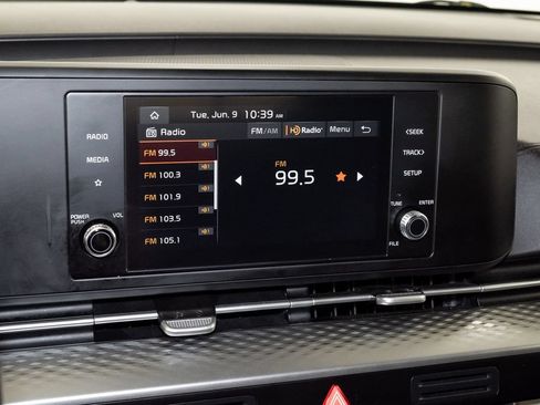 Certified 2023 Kia Carnival LX FWD image 17