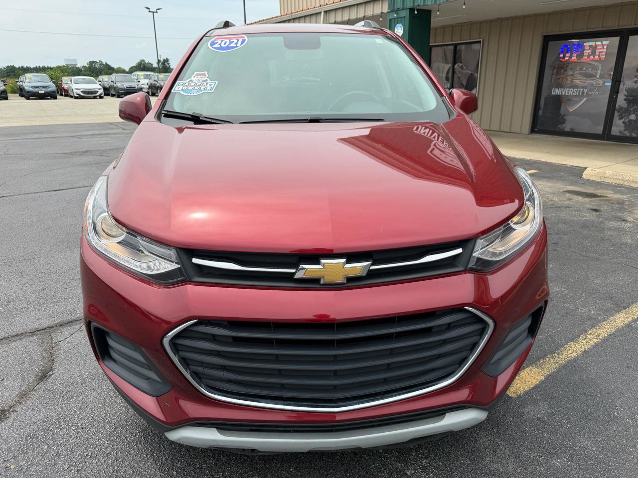 Used 2021 Chevrolet Trax LT w/ LT Convenience Package FWD image 8