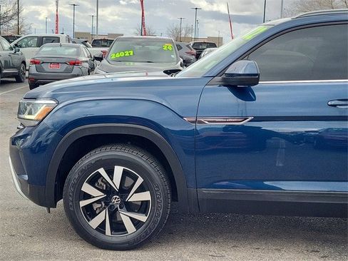 Used 2022 Volkswagen Atlas Cross Sport SE image 8