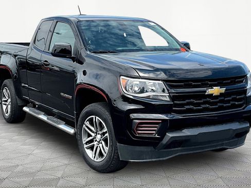 Used 2022 Chevrolet Colorado W/T w/ Custom Special Edition RWD image 3