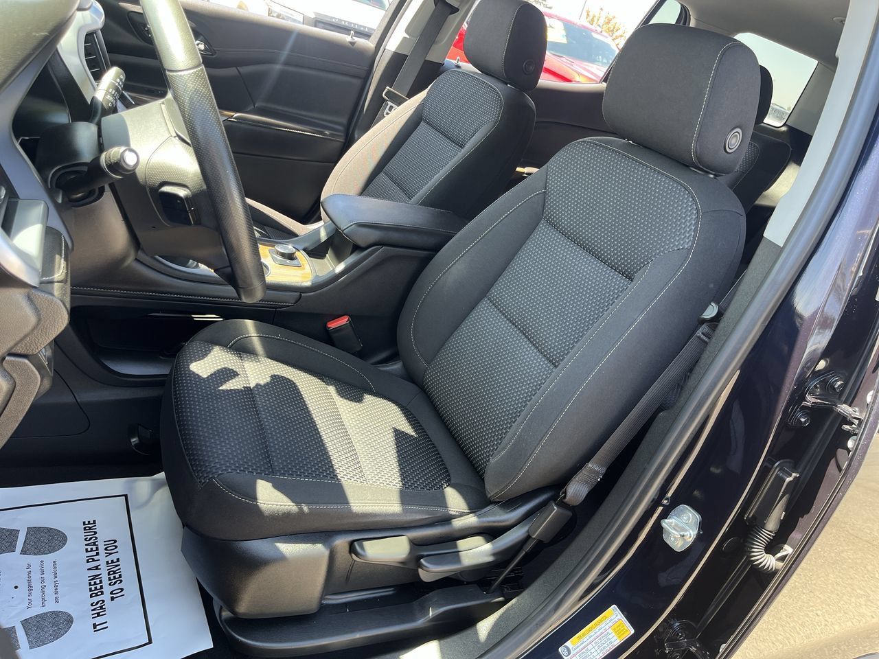 Used 2022 GMC Acadia SLE AWD/4WD image 17