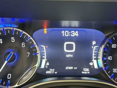 Used 2025 Chrysler Pacifica Select FWD image 16