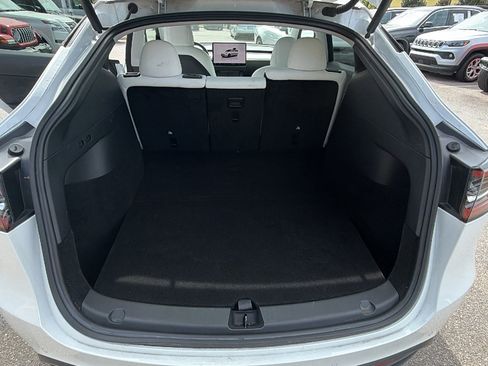 Used 2022 Tesla Model Y Performance image 13