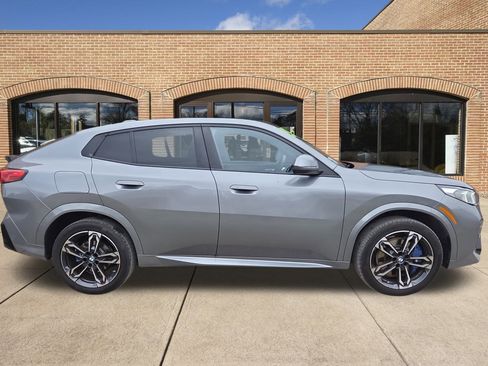 Used 2025 BMW X2 xDrive28i image 2