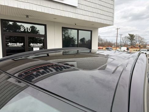 Used 2021 Toyota RAV4 XLE Premium image 12