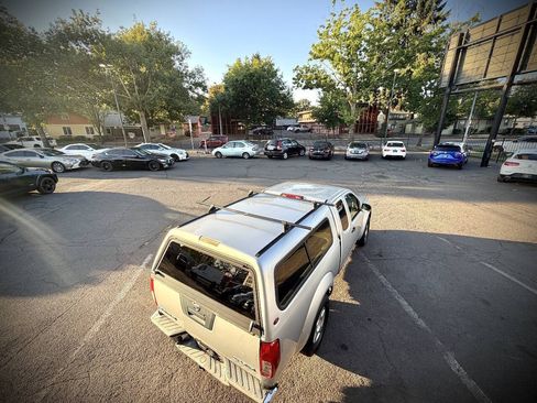 Used 2007 Nissan Frontier SE w/ SE Value Truck Pkg AWD/4WD image 9