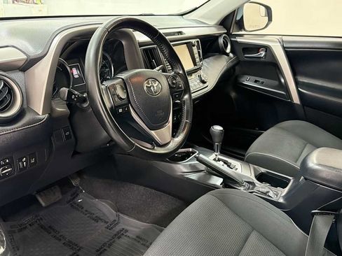 Certified 2018 Toyota RAV4 XLE w/ Carpet Mat Package AWD/4WD image 12