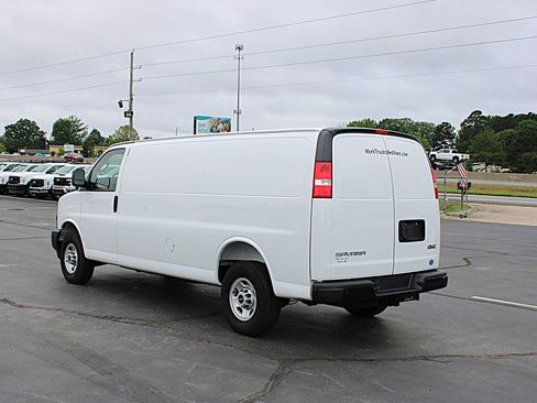Used 2025 GMC Savana 2500 Extended w/ Driver Convenience Package RWD image 4