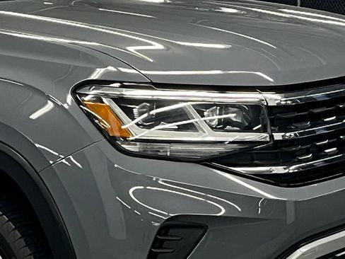 Certified 2023 Volkswagen Atlas Cross Sport SE AWD/4WD image 43