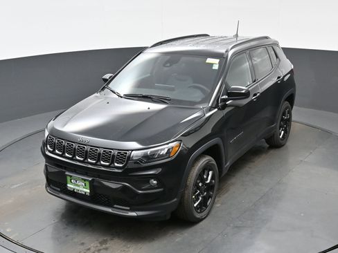 New 2026 Jeep Compass Latitude AWD/4WD image 18