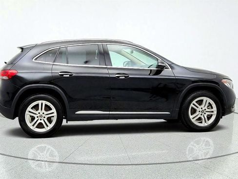 Used 2023 Mercedes-Benz GLA 250 4MATIC w/ Premium Package image 4