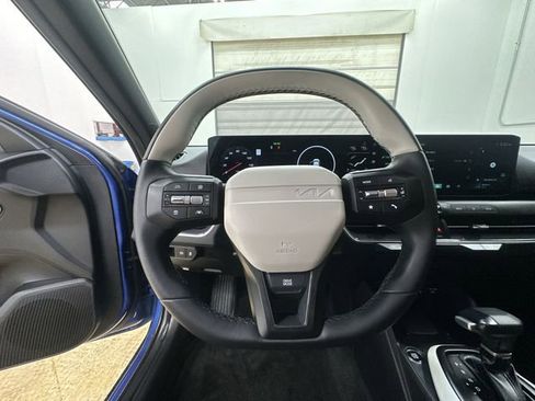 Certified 2025 Kia K4 GT-Line image 12