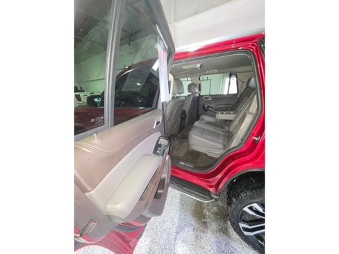 Used 2015 GMC Yukon Denali w/ Touring Package AWD/4WD image 21