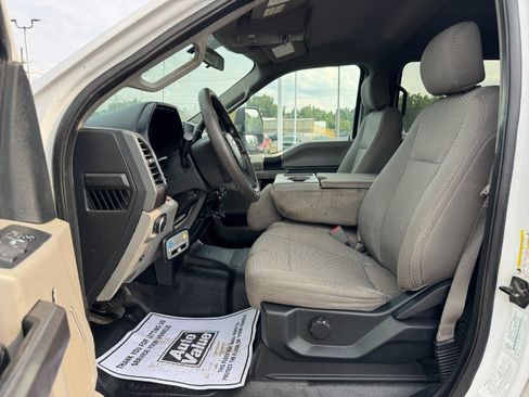 Used 2019 Ford F250 XLT w/ Camper Package AWD/4WD image 15