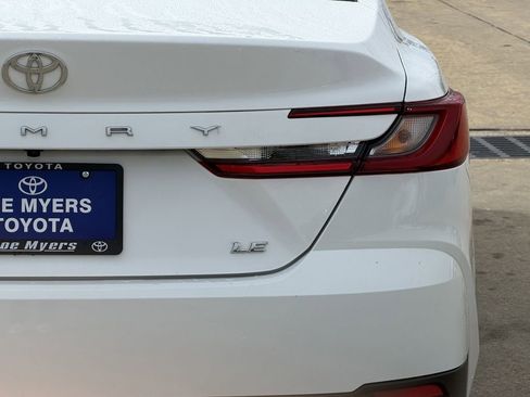 Used 2025 Toyota Camry LE FWD image 9