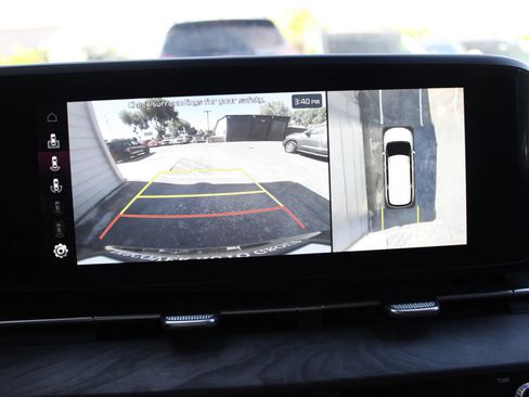 Used 2024 Kia Carnival SX FWD image 32