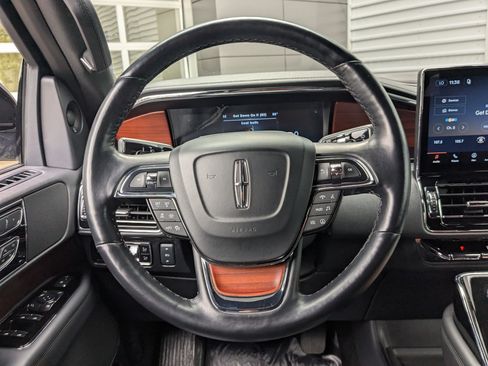 Used 2024 Lincoln Navigator Reserve AWD/4WD image 17