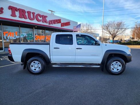 Used 2015 Toyota Tacoma PreRunner image 8