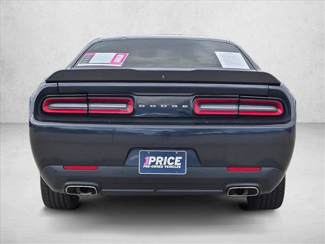 Used 2017 Dodge Challenger SXT RWD image 7