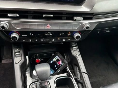 Used 2025 Kia Telluride S FWD image 14