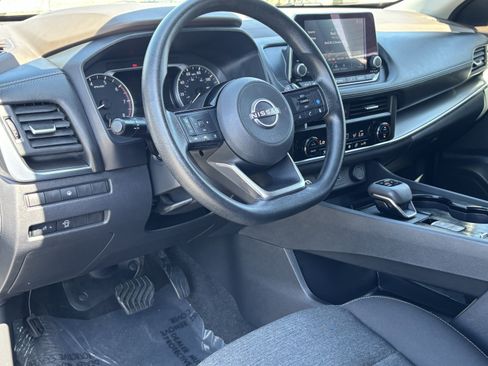 Used 2023 Nissan Rogue SV image 15