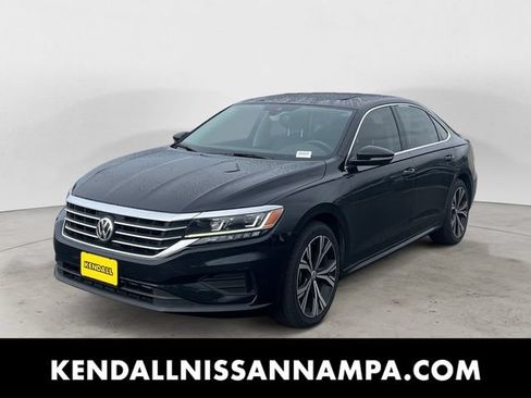 Used 2022 Volkswagen Passat 2.0T SE FWD image 1