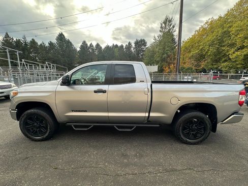 Used 2018 Toyota Tundra SR5 AWD/4WD image 8